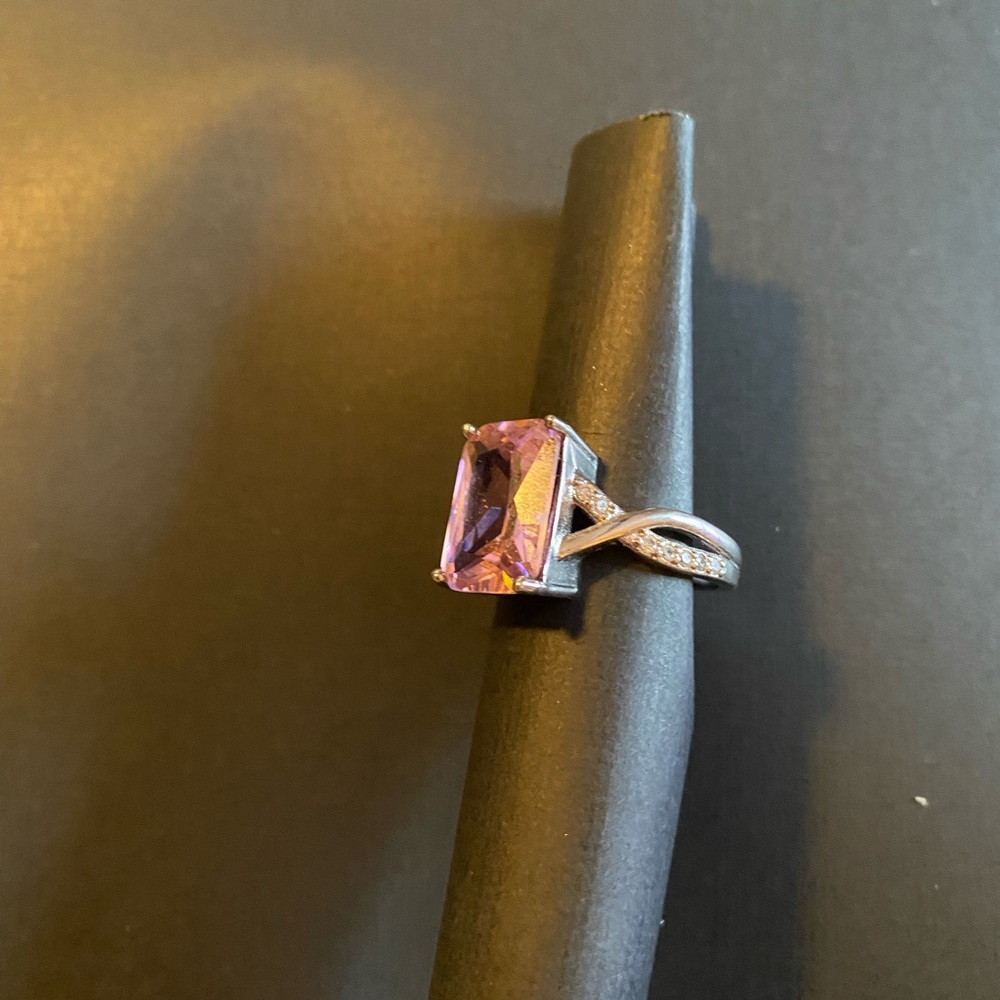 Silver colored ring - Picture 2 of 3